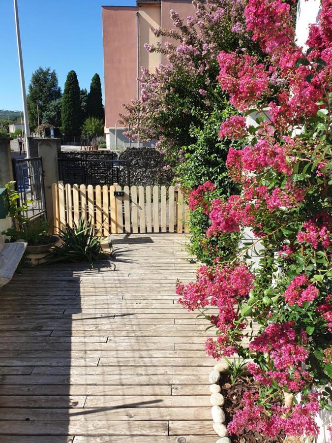 Appartement Duplexe De 1 A 4 Chambres Privees Dans Maison Le Teil Eksteriør bilde